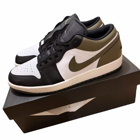 SOLD - Picture 2 of 6